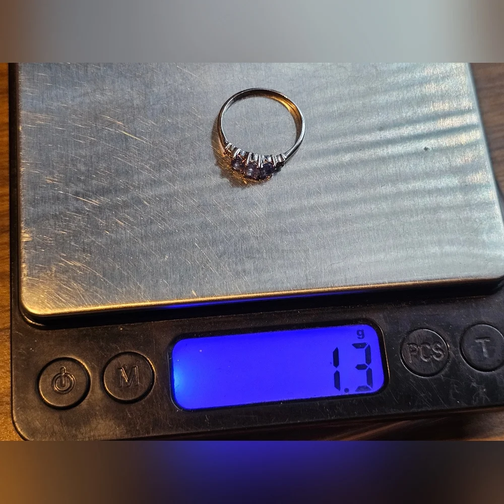 10k Gold and Tanzanite Ring - Picture 5 of 8